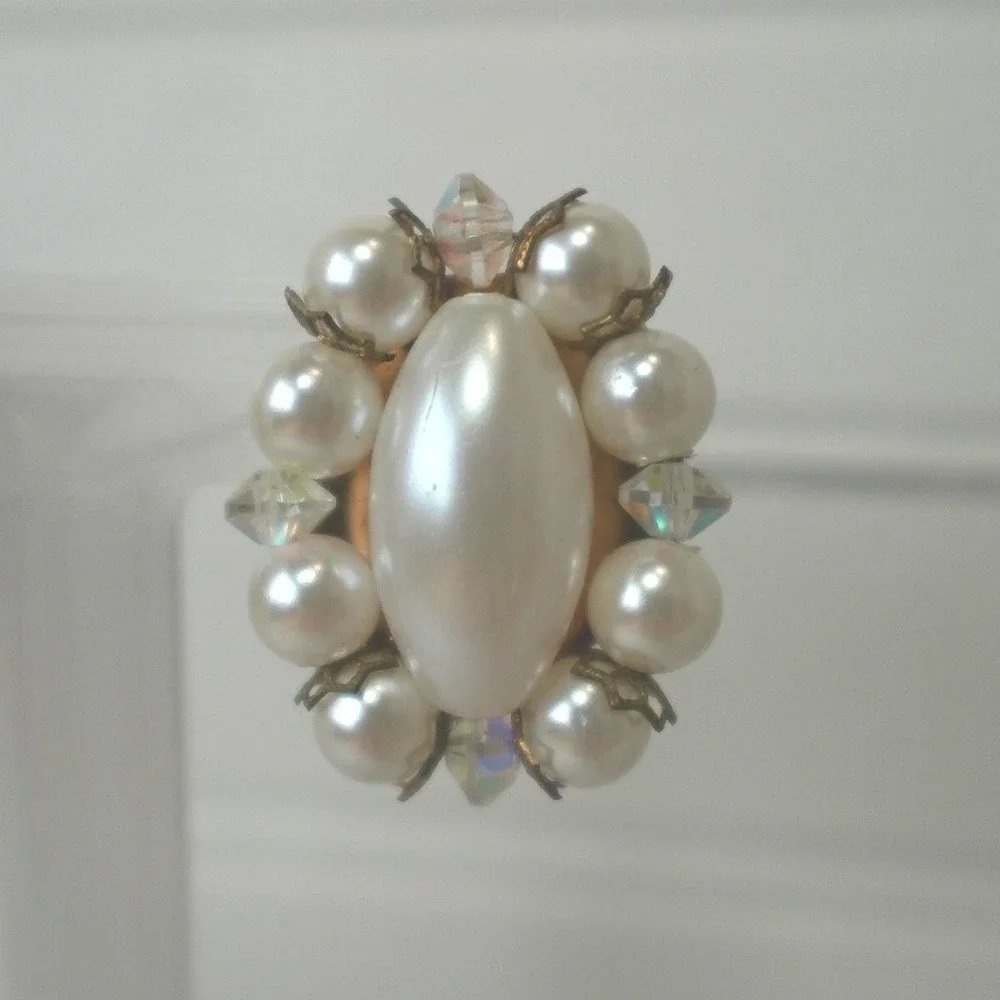 Vintage Faux Pearl Clip-on Earrings MCM‎ Chunky Glam Rhinestone Gold Tone